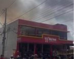 Incêndio atinge depósito de supermercado no bairro Conceição II, em Feira de Santana