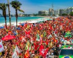 Véspera das eleições do segundo turno, Lula participa de ato político em Copacabana