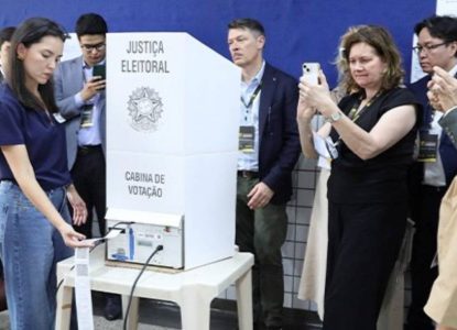 Representantes de 46 países conhecem de perto votação e apuração das eleições no Brasil