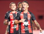 Presente de aniversário! Vitória vence o Flamengo e se classifica na Copa do Brasil