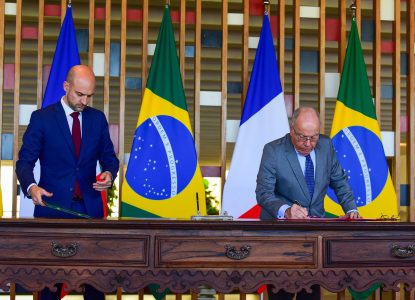 Brasil e França oficializam fim da exigência de visto para brasileiros entrarem na Guiana Francesa