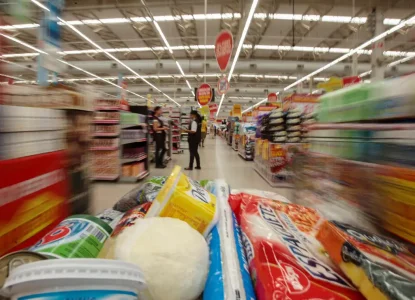 Inflação no Brasil recua para 0,07% em julho e volta para meta do governo