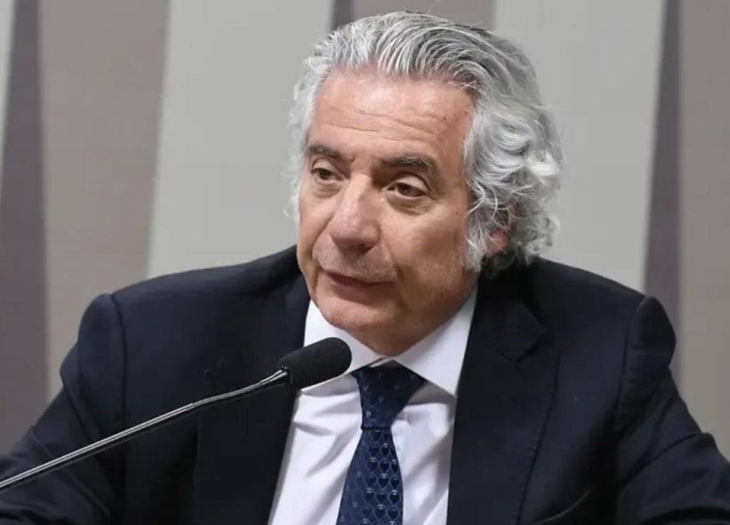 Coordenador de Flávio Bolsonaro defendeu aumento de 23% no preço do gás de cozinha