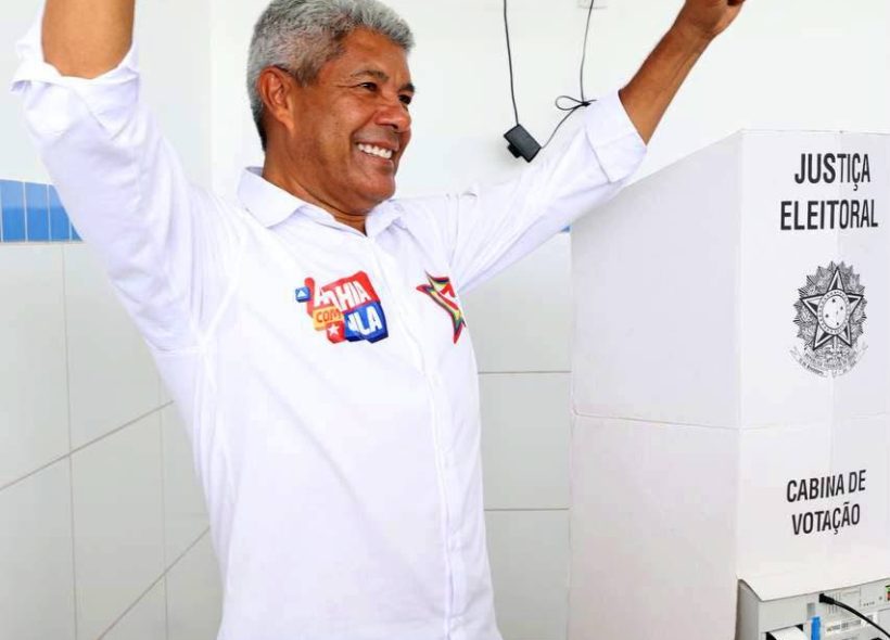 Governador da Bahia reeleito, Jerônimo Rodrigues vota e diz que Nordeste será decisivo para eleição
