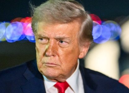 Donald Trump chama papa Leão XIV de 'fraco' e afirma que 'não quer um papa que critique os EUA'