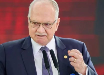 Edson Fachin marca sessão que deverá analisar pedido de investigação contra André Mendonça