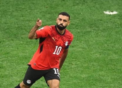 Com pênalti perdido e gol anulado, Egito segura o Irã e conquista vaga inédita no mata-mata da Copa