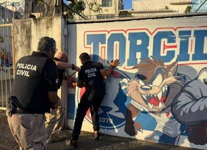Polícia Civil realiza operação contra integrantes da torcida Bamor em bairro de Salvador