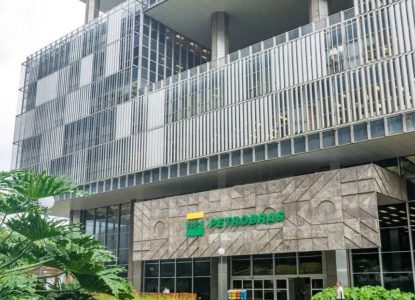 Petrobras descarta planos de investir na Venezuela neste momento, diz presidente da estatal