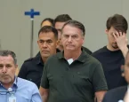 Jair Bolsonaro passa mal, cai na cela e tem traumatismo craniano leve