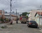 Tragédia em Serrinha: três crianças morrem após incêndio na casa onde moravam