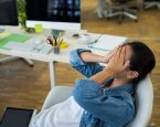 Regra que amplia fiscalização sobre saúde mental no trabalho entra em vigor nesta terça, 26; saiba o que muda