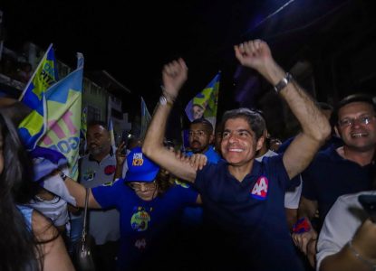 ACM Neto reúne apoiadores em Candeias e defende projetos para saúde