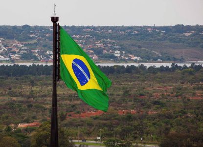 A guerra comercial de 2025: Trump, as tarifas de 50% e o Brasil 