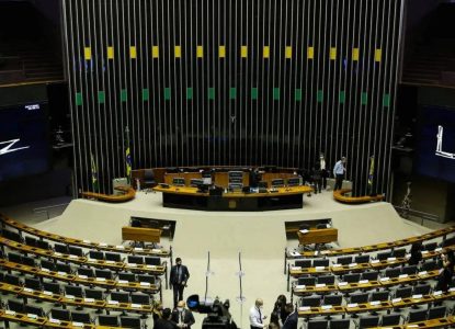 Entre homenagens e silêncio: maioria da bancada baiana evita debate sobre feminicídio no 8 de março