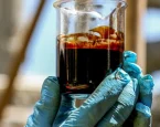 Petróleo despenca mais de 15% após trégua entre Estados Unidos e Irã
