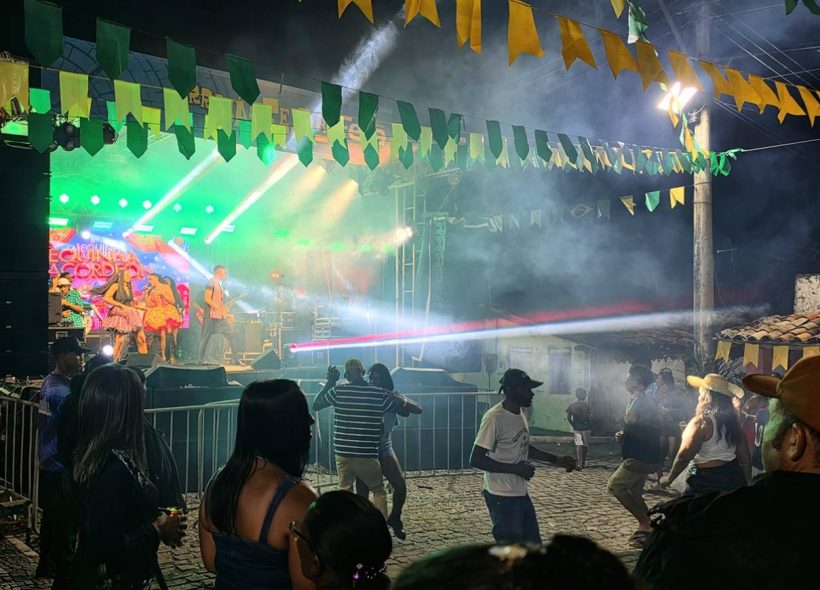 São Pedro de Morrinhos encerra Arraiá de Feira 2026 com muito forró e festa