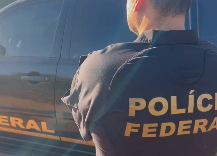 PF e Receita Federal investigam irregularidades em processos de fiscalização tributária; servidor público é afastado
