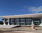 STF determina devolução de 'penduricalhos' pagos a sete tribunais de Justiça do Brasil