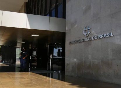 Pela primeira vez desde março, mercado reduz expectativa para taxa de juros no Brasil em 2026