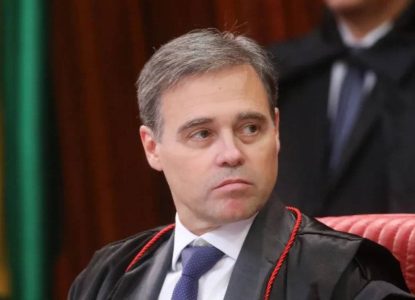 Ministro André Mendonça, do STF, libera sigilo de novos documentos do caso Master