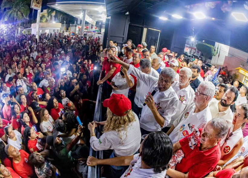 Jerônimo Rodrigues encerra agenda no Vale do Jiquiriçá com comício em Jaguaquara