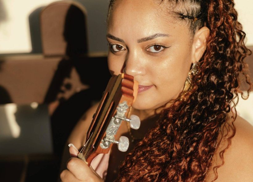Karol Freitas leva samba ao Mercado de Arte Popular de Feira de Santana no sábado, 17