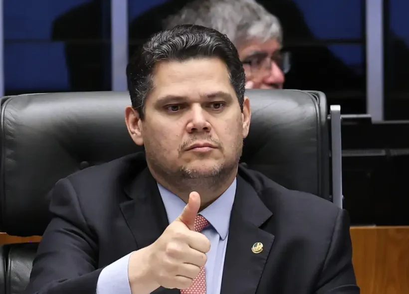 Presidente do Senado Davi Alcolumbre destrava PEC do fim da 6x1 após conversas com Lula