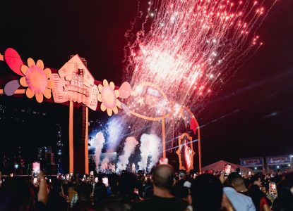 Emoção, forró e multidão marcam última noite do São João de Serrinha 2025