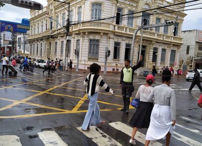 SMT vai revitalizar faixas de pedestre em Feira de Santana após chuvas