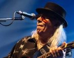 Morre Luiz Carlini, referência do rock nacional e parceiro de Rita Lee, aos 73 anos