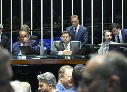 Senado anula norma sobre aborto legal em crianças vítimas de estupro