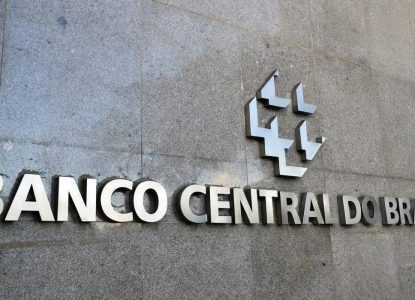 Banco Central e Receita Federal são autorizados a realizar concursos