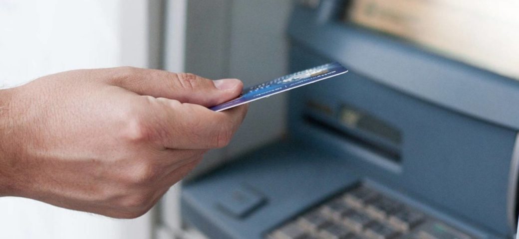 Governo deve antecipar 13º salário de aposentados e pensionistas, diz secretário do Tesouro