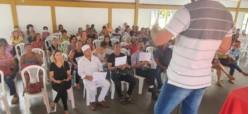 Professores da rede pública municipal declaram greve em Lauro de Freitas