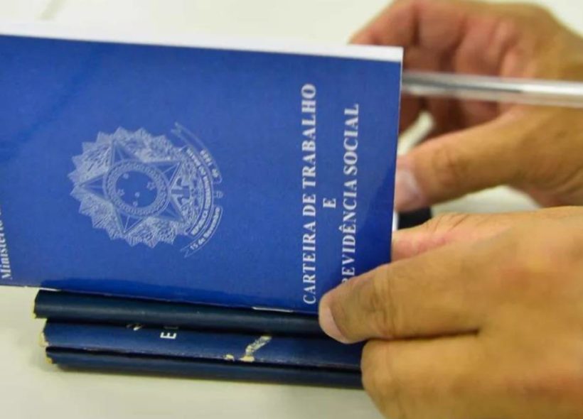 Confira vagas de emprego disponíveis em Feira de Santana e outras cidades baianas nesta terça, 7