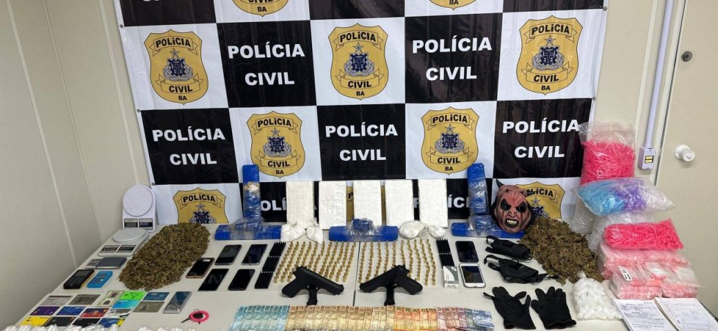 Polícia apreende mais de 700 porções de cocaína durante operação no Litoral Norte e Salvador