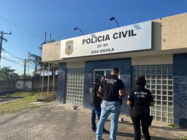 Segundo suspeito de envolvimento em triplo homicídio na Bahia se apresenta a Polícia