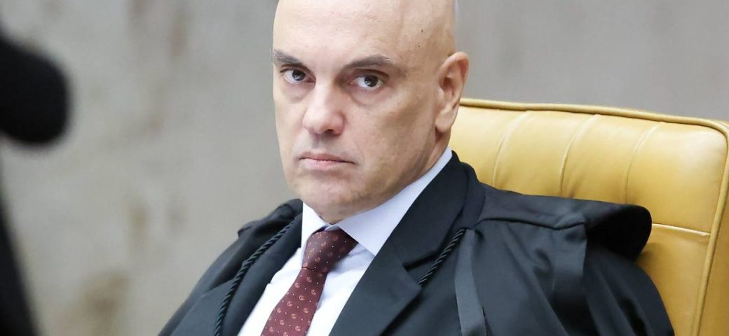 Alexandre de Moraes concede prisão domiciliar a mulher que pichou estátua no STF