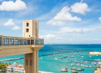 Salvador 476 anos: 72% dos empregos formais estão no setor de serviços; mulheres são maioria