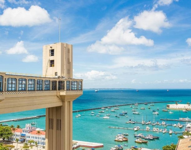 Salvador 476 anos: 72% dos empregos formais estão no setor de serviços; mulheres são maioria