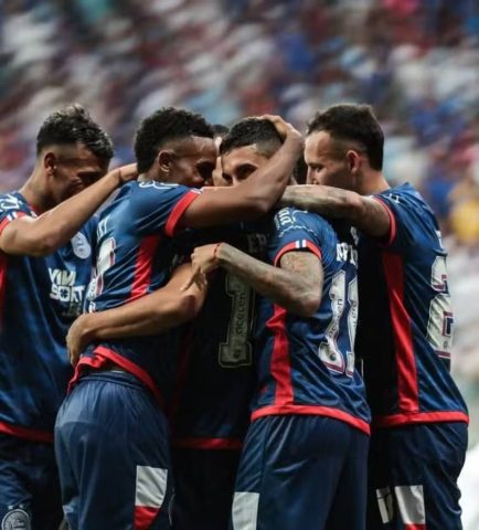 Bahia abre 3 a 0, leva susto, mas vence Ceará na Fonte Nova pela Copa do Nordeste 2025