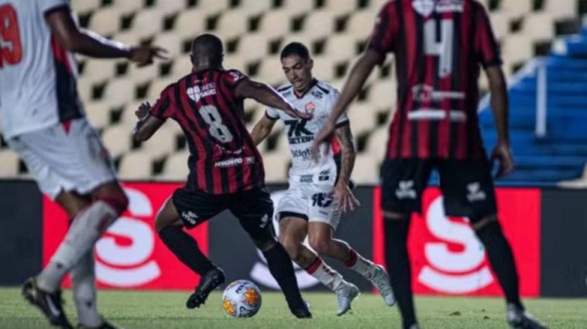 Com time misto, Vitória empata contra Moto Club e garante primeira colocação em grupo do Nordestão 2025