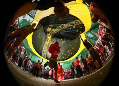 Cidades brasileiras registram atos contra anistia a golpistas no domingo, 30