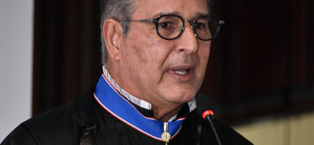 Desembargador Abelardo da Matta toma posse para novo mandato na presidência do TRE-BA