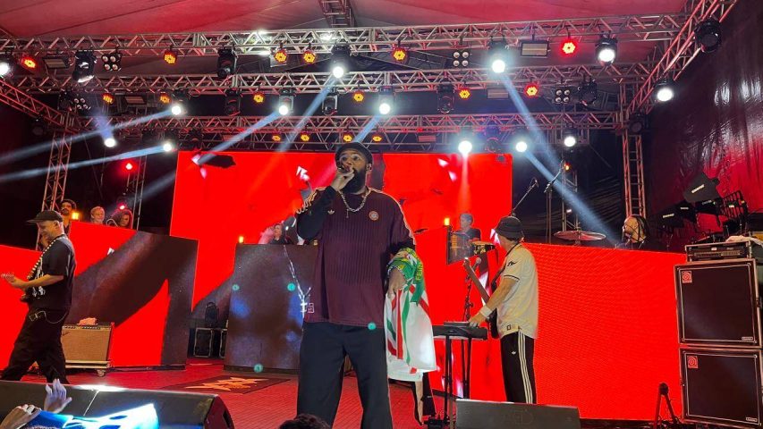 BaianaSystem retorna a Feira de Santana em show que abriu festejos de Micareta na cidade