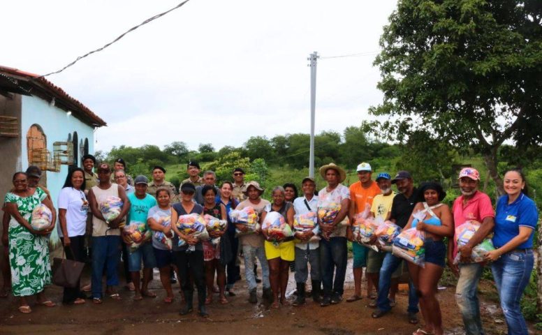 Solidariedade em movimento: famílias começam receber cestas básicas arrecadadas durante Micareta de Feira 2025