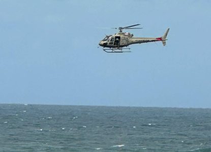 Dois banhistas à deriva são resgatados na praia da Barra, em Salvador