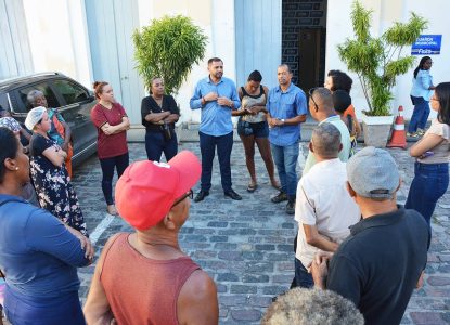 Nova reunião com feirantes da Rua Marechal Deodoro alinha diálogo para entrega de barracas