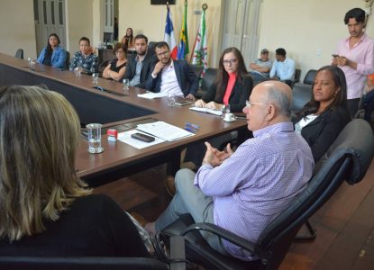 Prefeito anuncia clínica pet gratuita voltada a animais em situação de rua em Feira de Santana